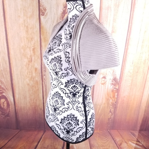 Daymor Couture Short Sleeve Shrug B44 - Picture 2 of 5